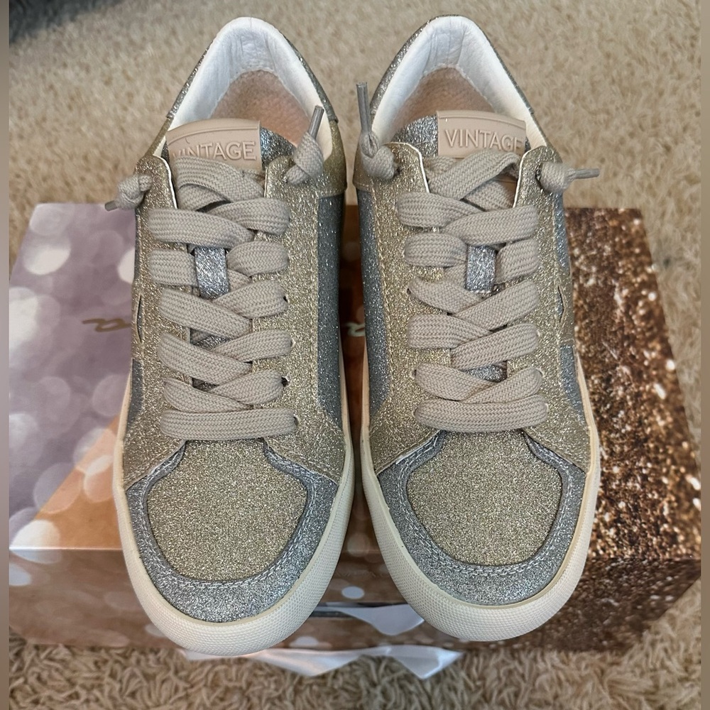 NWT VINTAGE HAVANA LET YOURSELF SHINE SNEAKERS